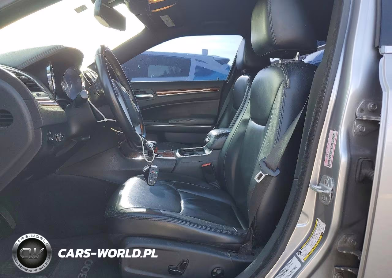 2014 Chrysler 300 VIN:2C3CCAAG3EH141609 - 7