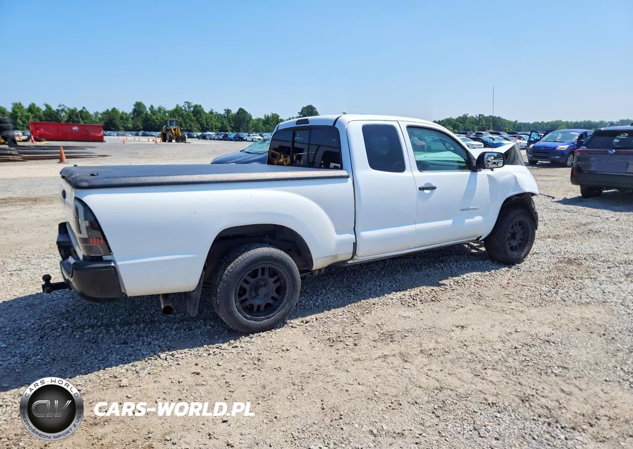 2015 Toyota Tacoma Base VIN:5TFTX4CN2FX051846 - 3