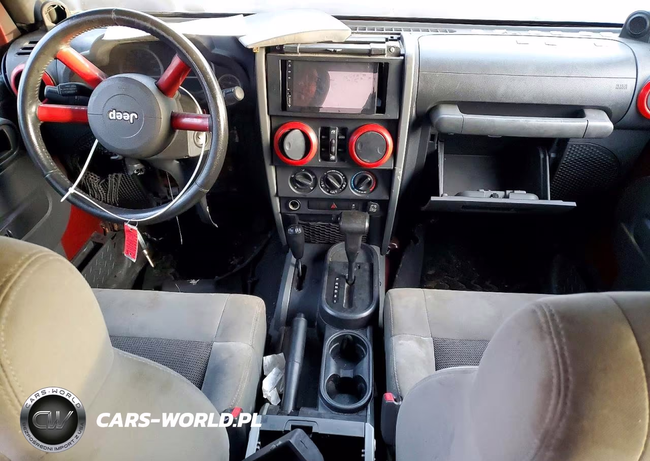 2010 Jeep Wrangler Unlimited Sahara VIN:1J4BA5H12AL114415 - 8