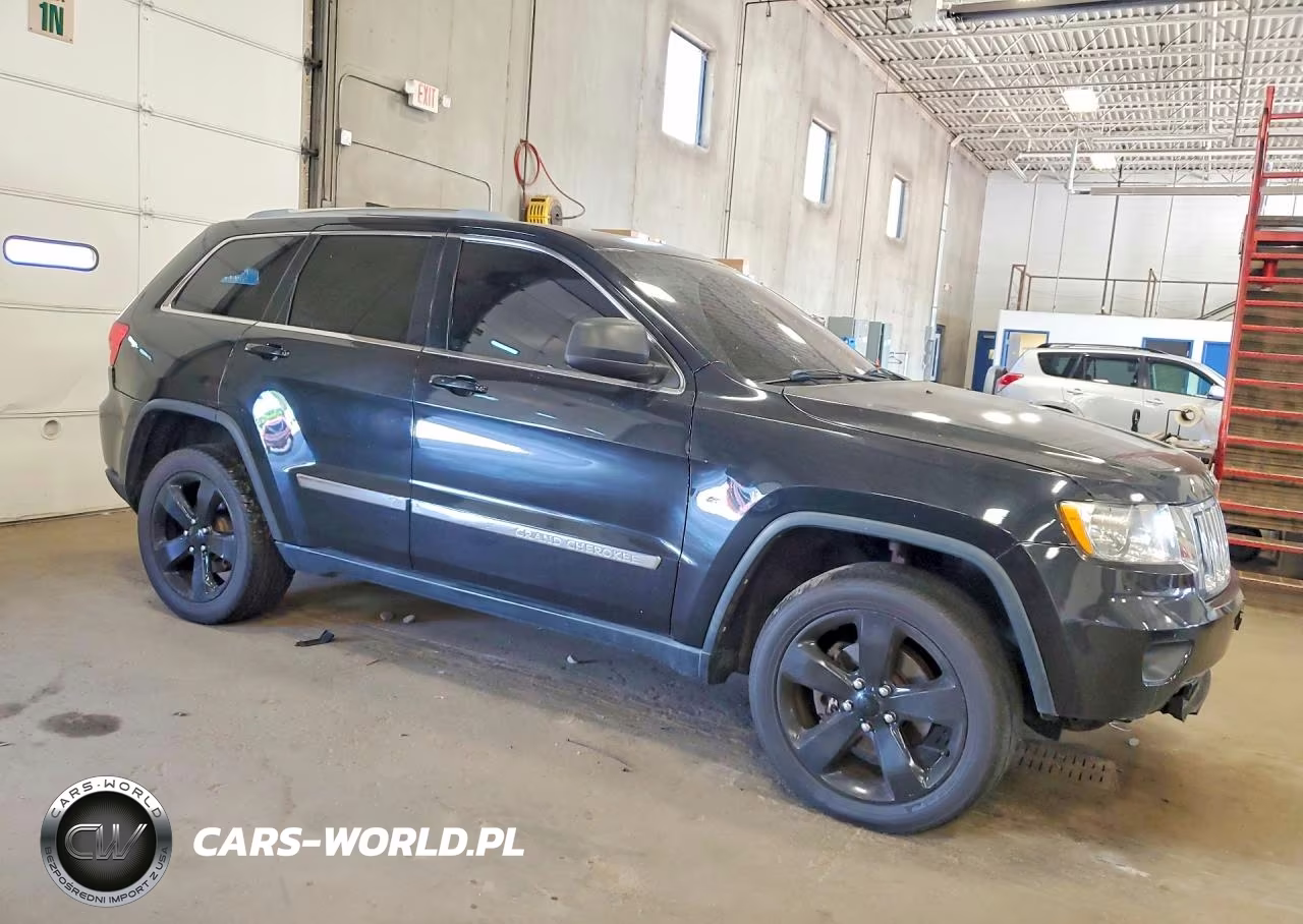2012 Jeep Grand Cherokee Laredo VIN:1C4RJFAG0CC232037 - 4