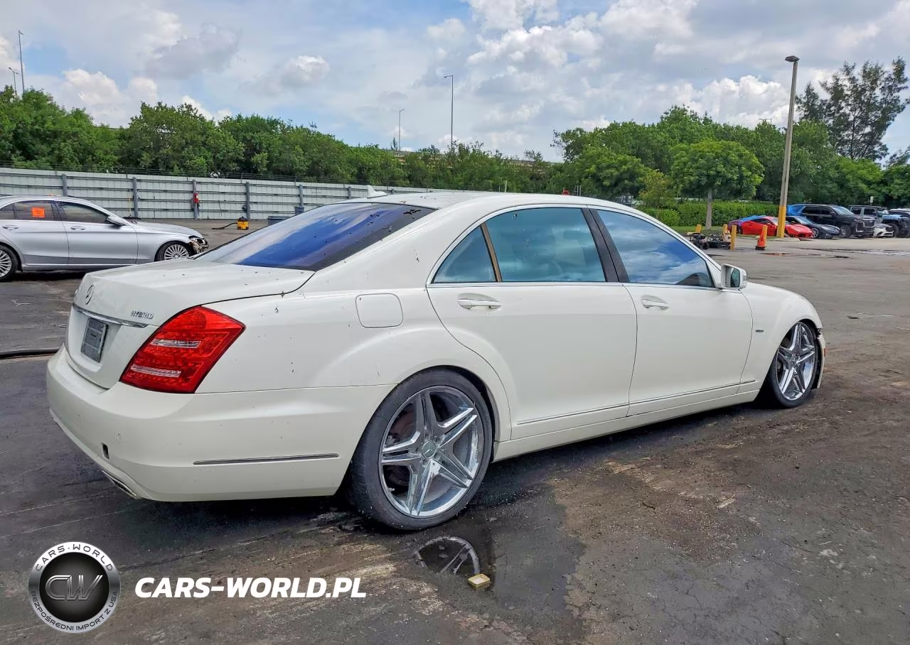 2010 Mercedes-Benz S 400 VIN:WDDNG9FB3AA302186 - 3