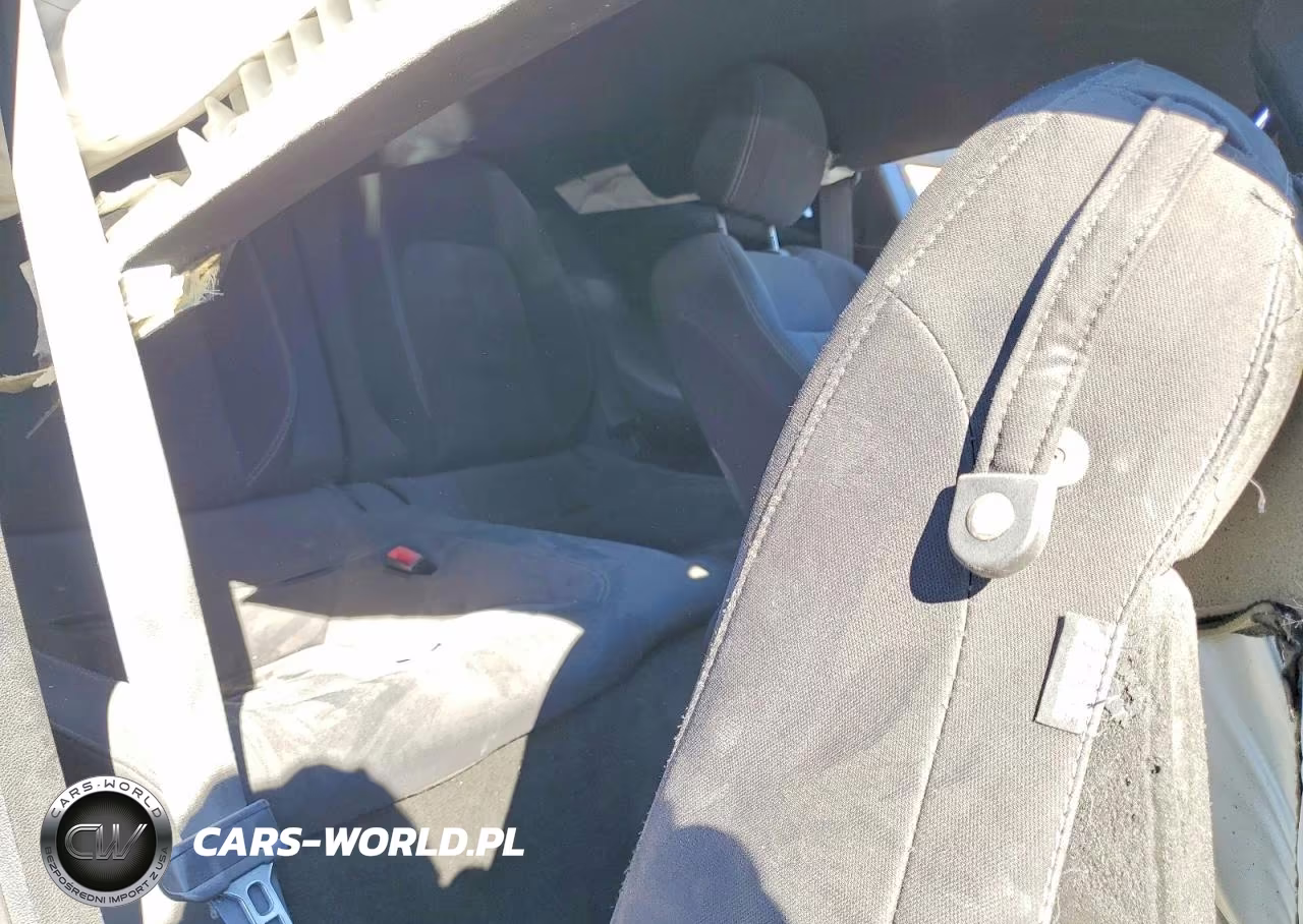 2018 Ford Mustang VIN:1FA6P8TH8J5185074 - 10