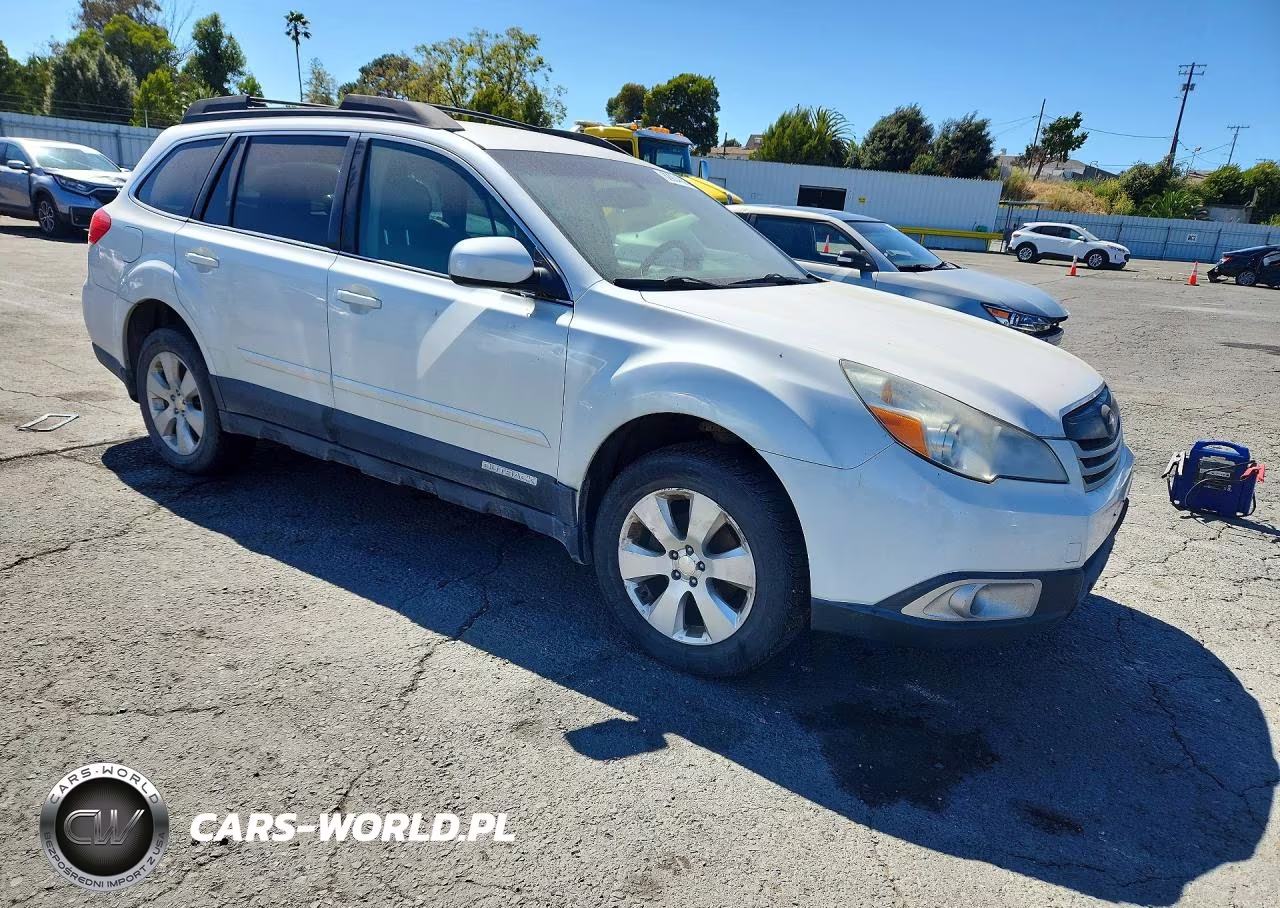 2012 Subaru Outback 2.5I Premium VIN:4S4BRBCC0C3209513 - 4