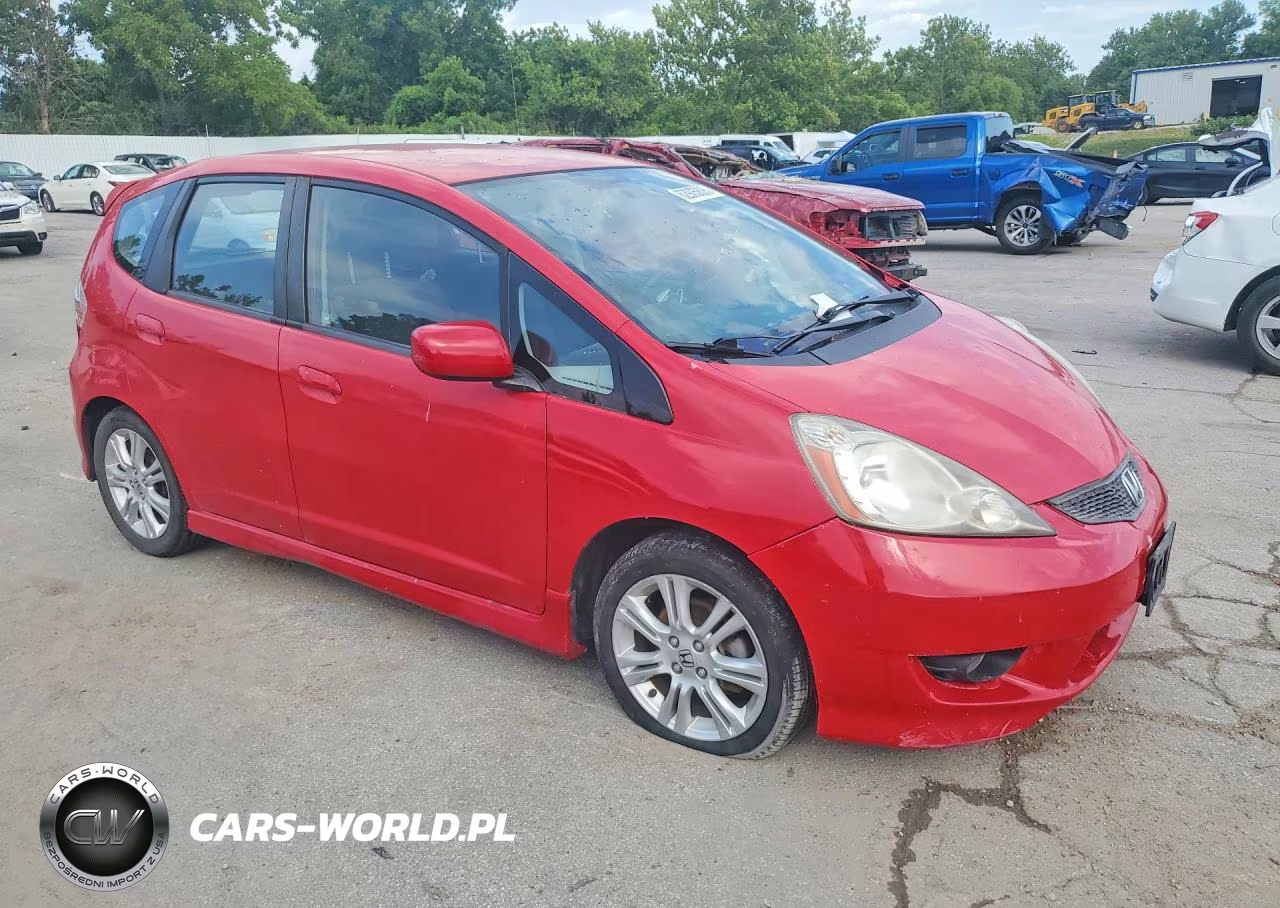 2011 Honda Fit Sport VIN:JHMGE8H59BC026644 - 4
