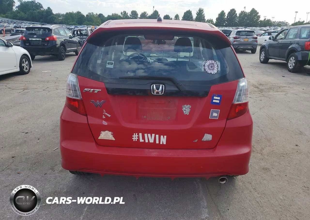2011 Honda Fit Sport VIN:JHMGE8H59BC026644 - 8