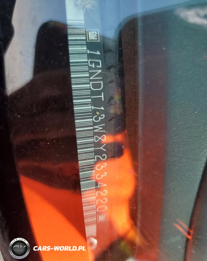 2000 Chevrolet Blazer VIN:1GNDT13W8Y2334220 - 12