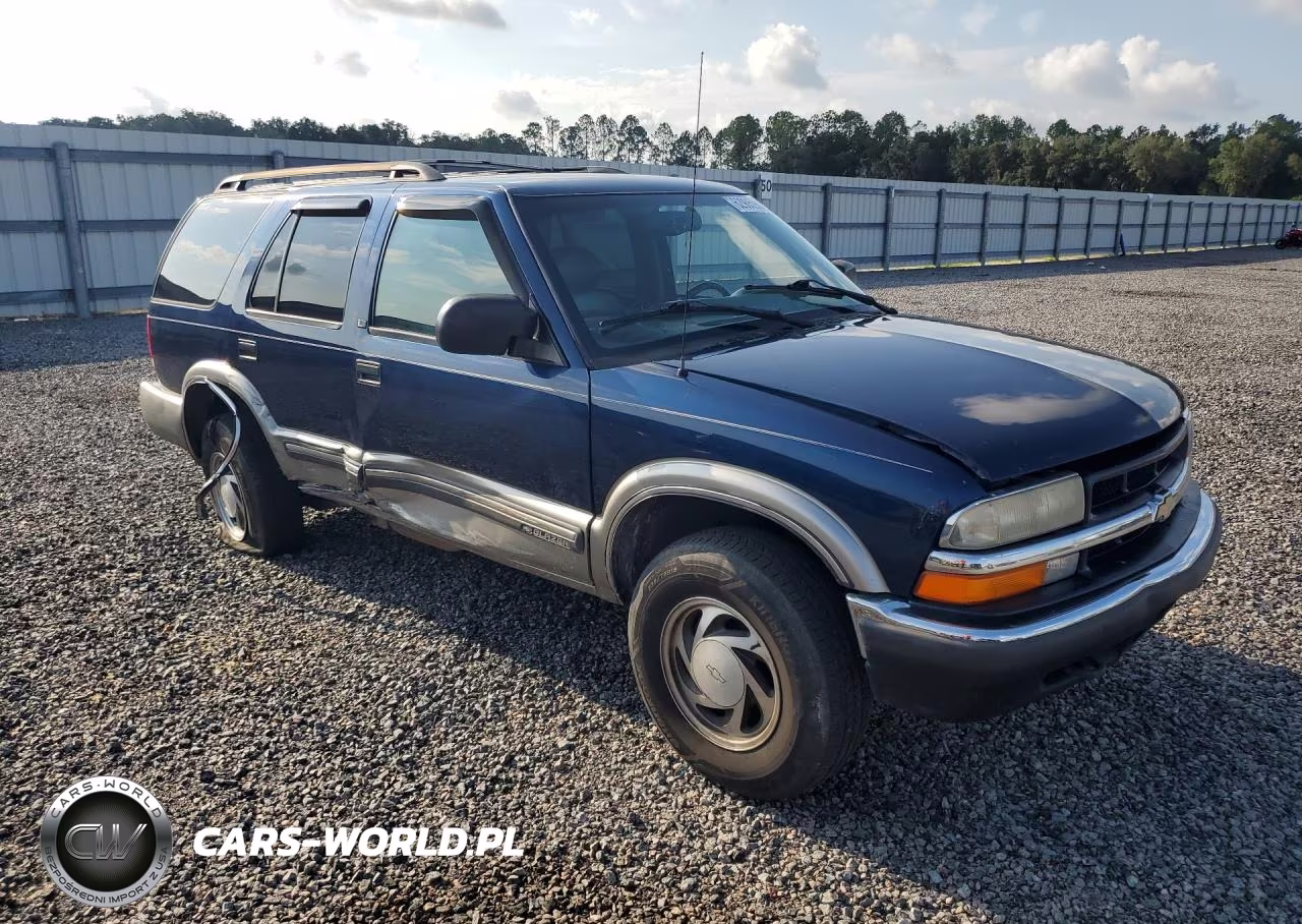 2000 Chevrolet Blazer VIN:1GNDT13W8Y2334220 - 4