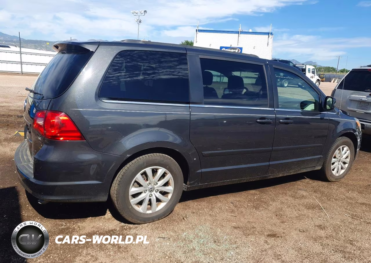 2012 Volkswagen Routan Se VIN:2C4RVABG2CR276327 - 3