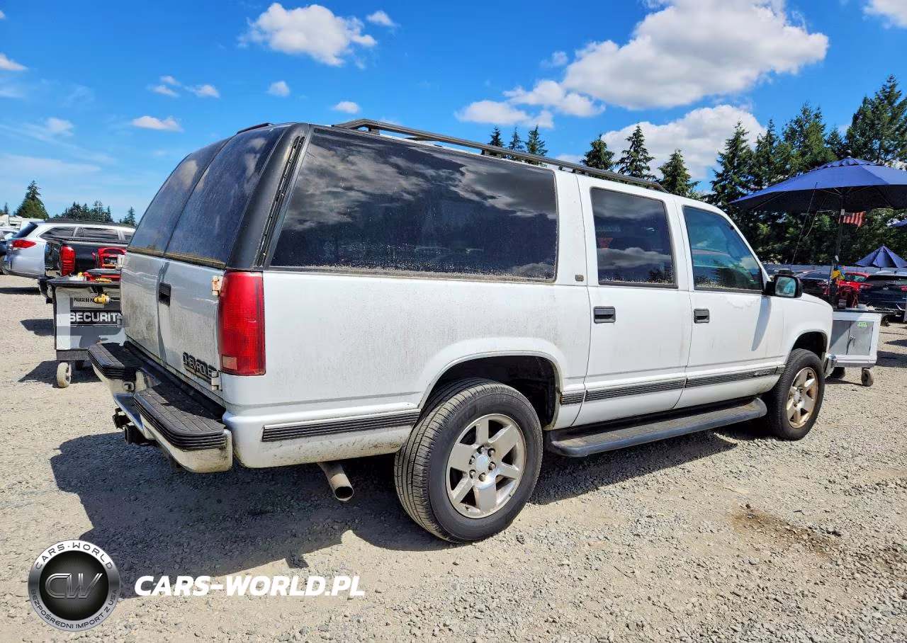 1999 Chevrolet Suburban K1500 VIN:3GNFK16R8XG127205 - 3