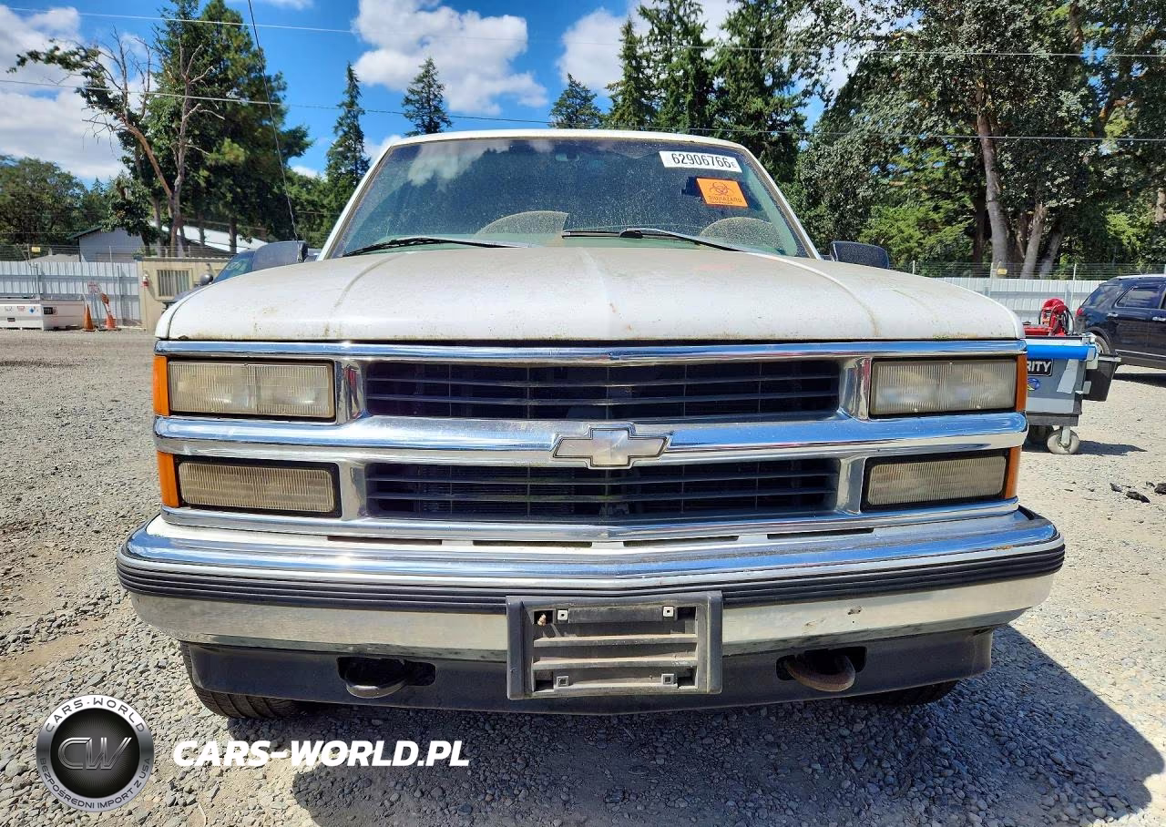 1999 Chevrolet Suburban K1500 VIN:3GNFK16R8XG127205 - 5