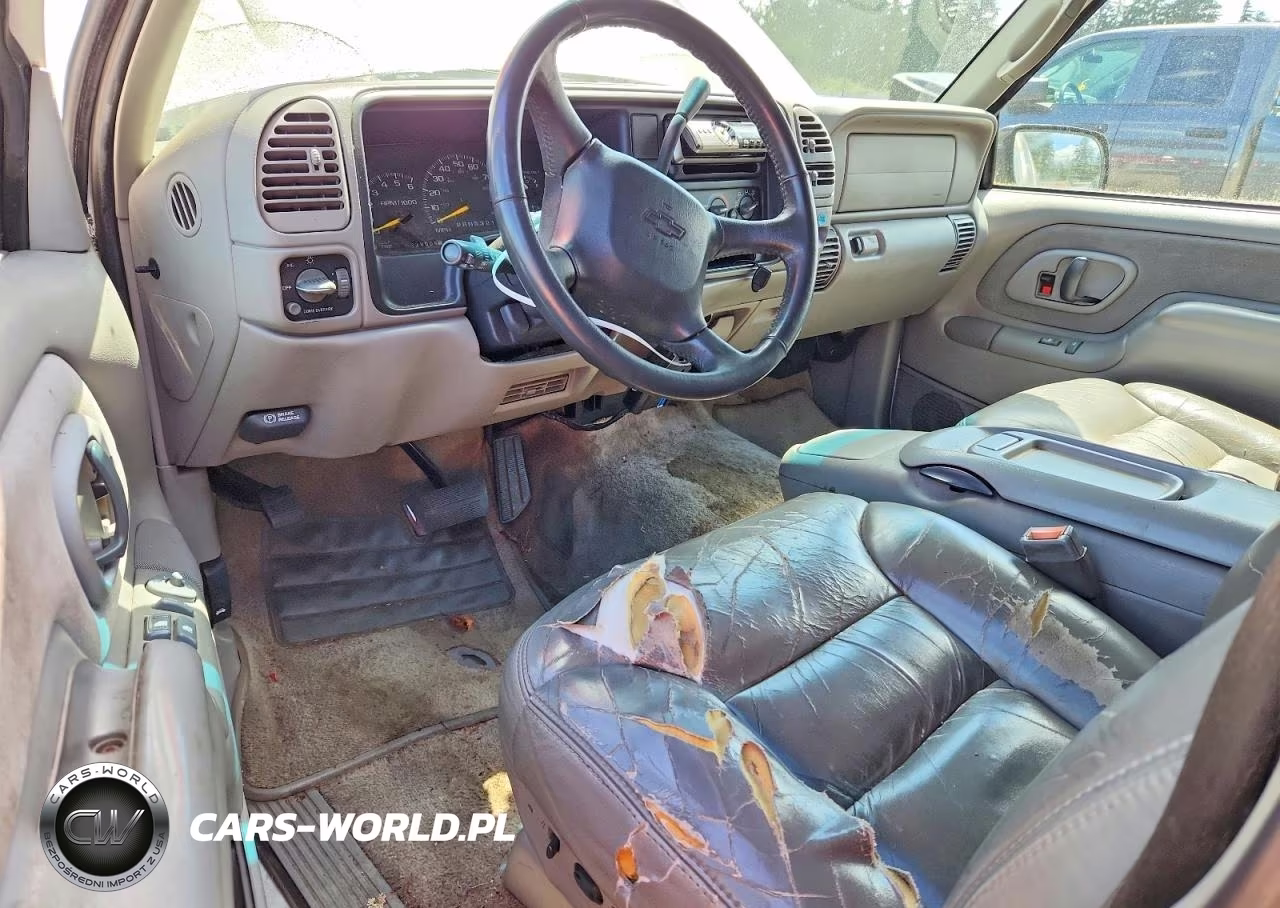 1999 Chevrolet Suburban K1500 VIN:3GNFK16R8XG127205 - 8