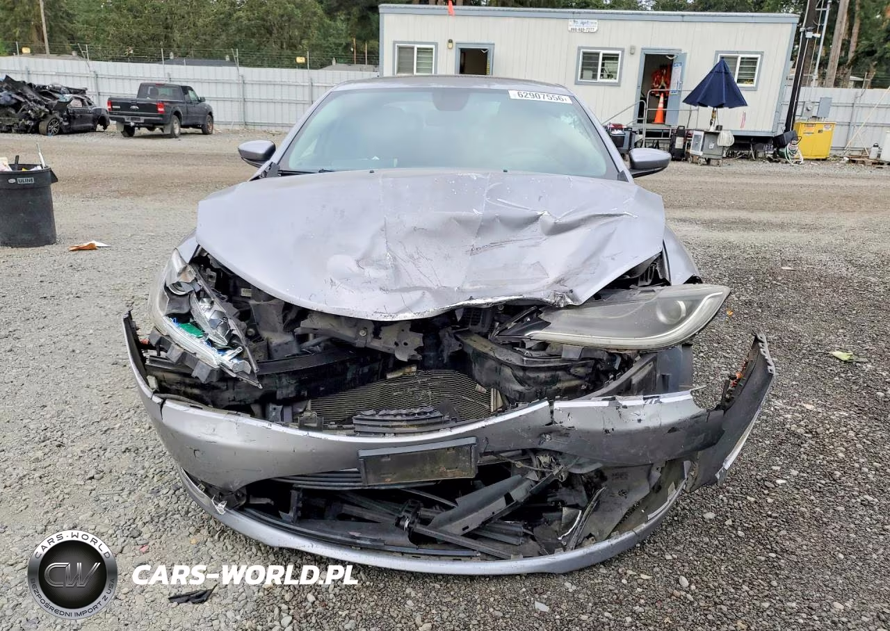 2015 Chrysler 200 Limited VIN:1C3CCCAB7FN728291 - 5