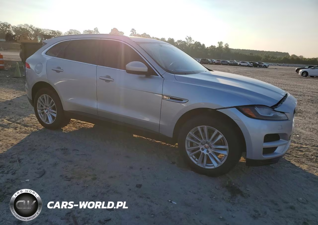 2018 Jaguar F-Pace Prestige VIN:SADCK2FN8JA255260 - 4