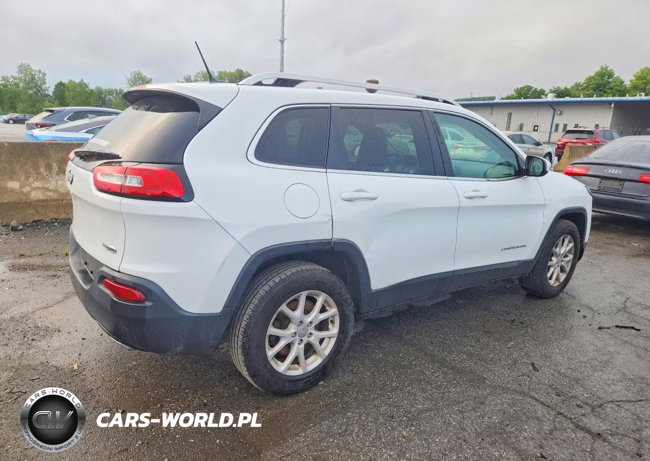 2015 Jeep Cherokee Latitude VIN:1C4PJMCS5FW588855 - 3