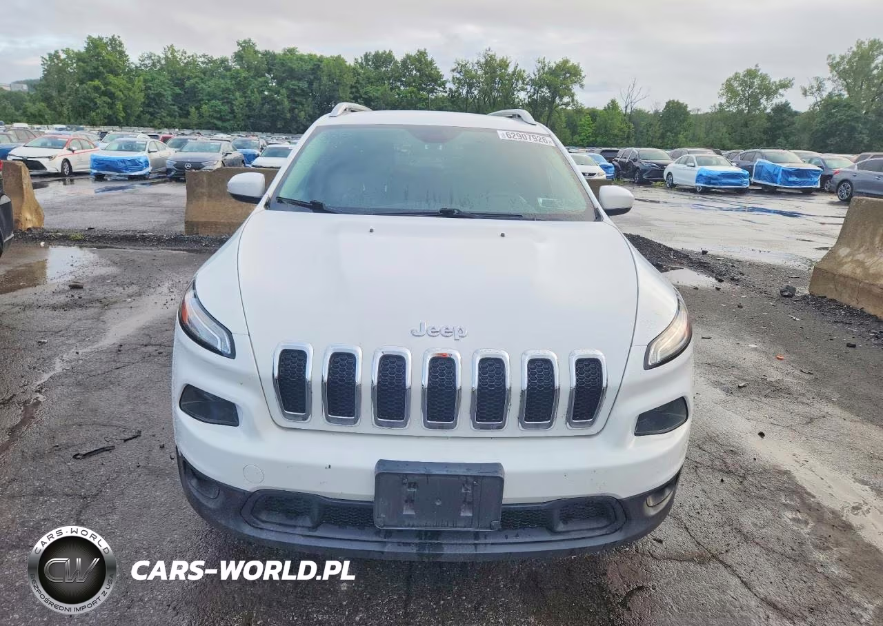 2015 Jeep Cherokee Latitude VIN:1C4PJMCS5FW588855 - 5