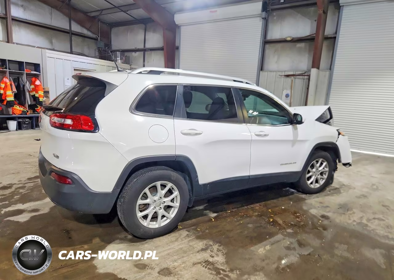 2017 Jeep Cherokee Latitude VIN:1C4PJMCB4HW655643 - 3