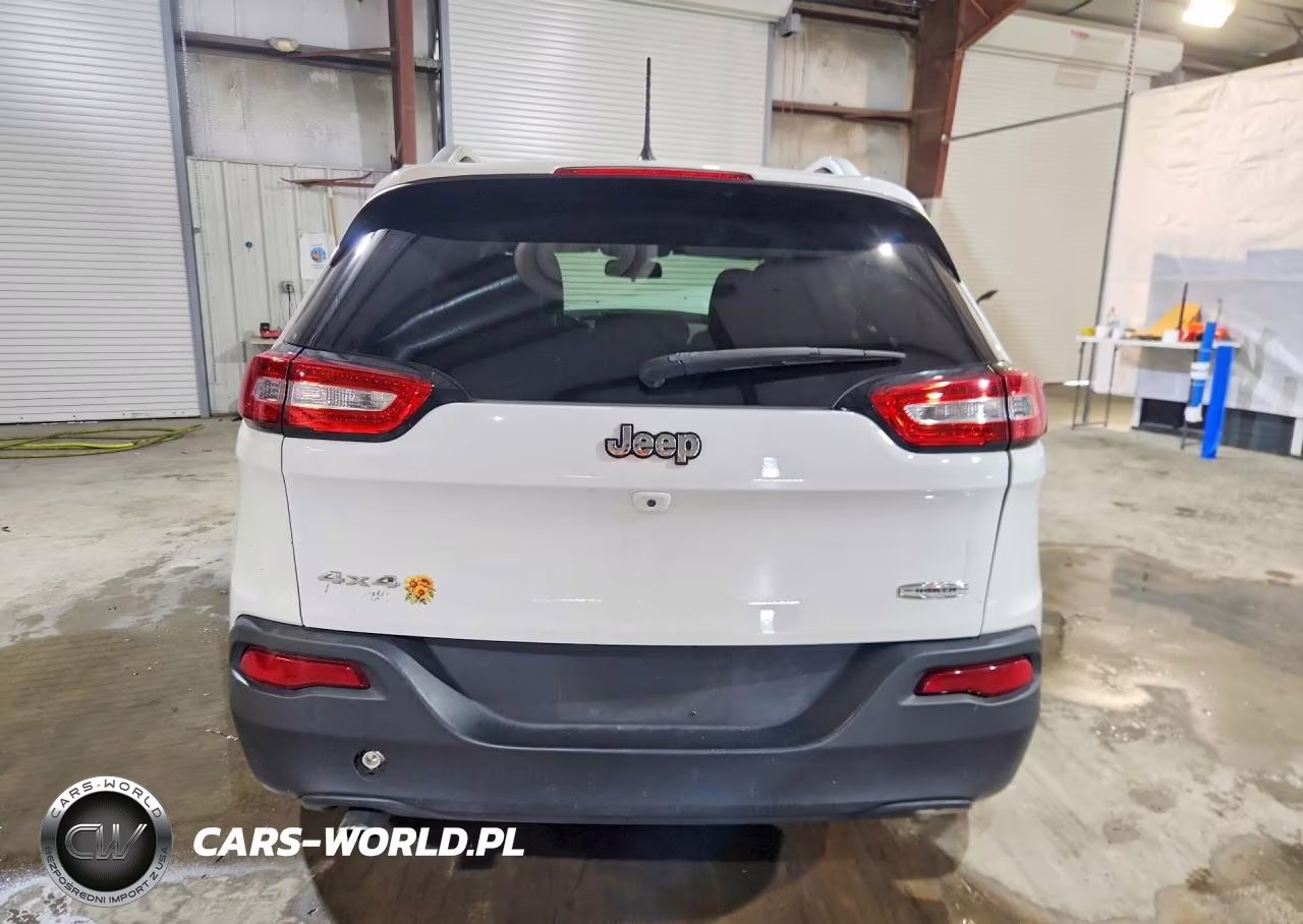 2017 Jeep Cherokee Latitude VIN:1C4PJMCB4HW655643 - 6