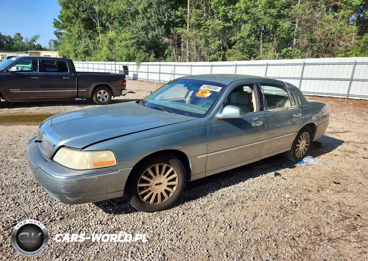 2004 Lincoln Town Car Executive