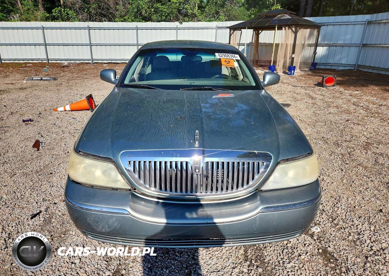 2004 Lincoln Town Car Executive VIN:1LNHM81W24Y649391 - 5