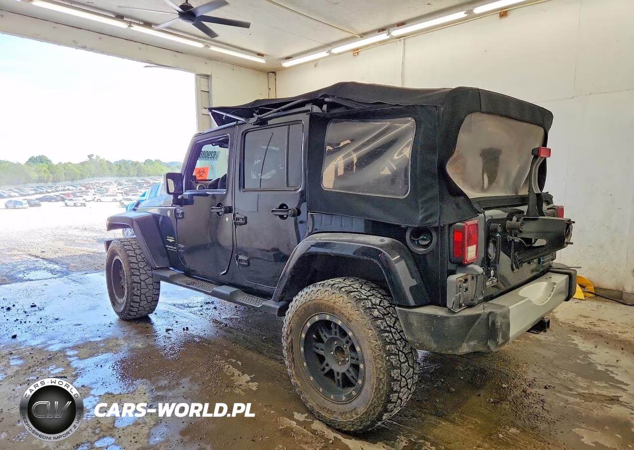 2008 Jeep Wrangler Unlimited Sahara VIN:1J4GA59108L532213 - 2