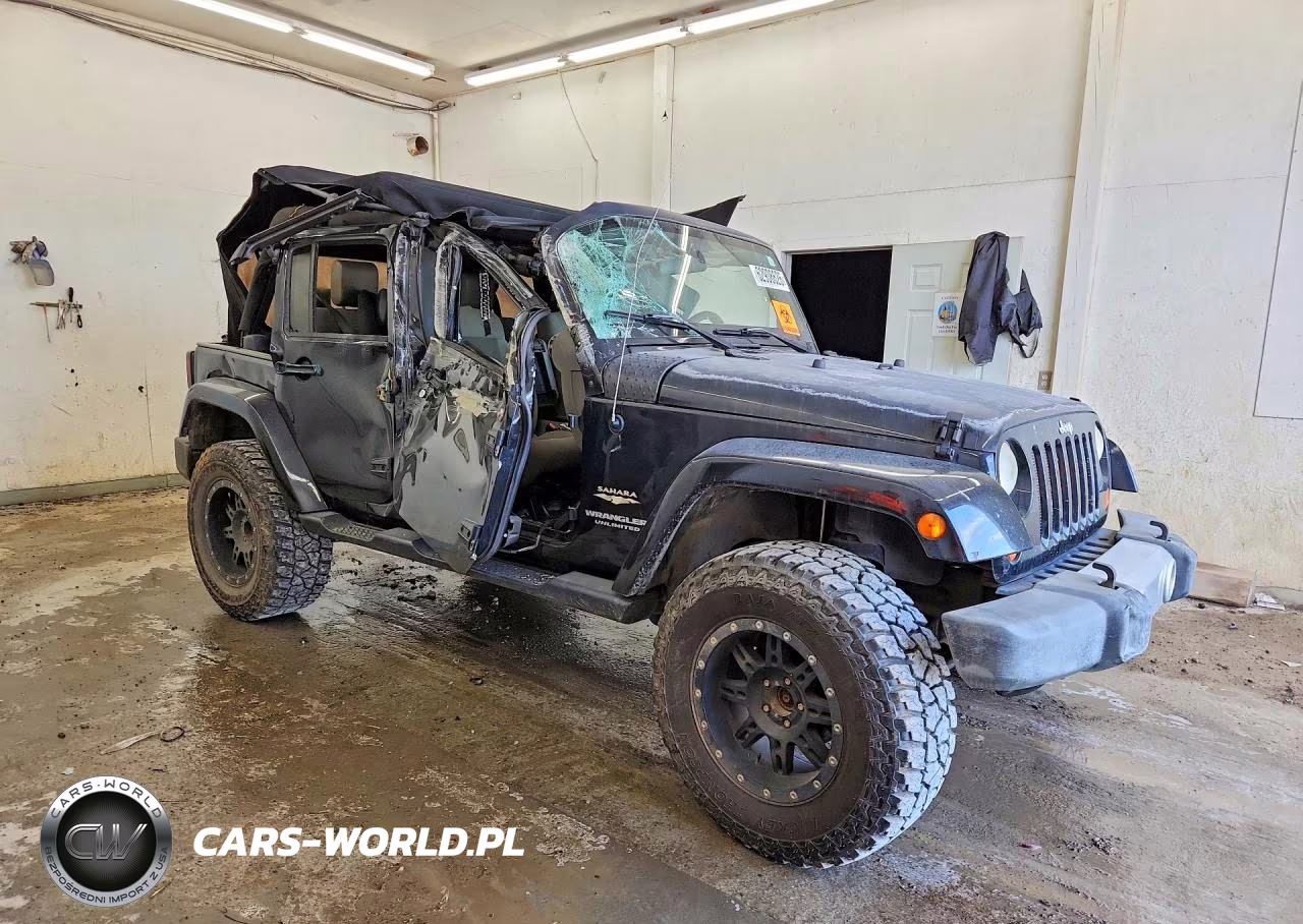 2008 Jeep Wrangler Unlimited Sahara VIN:1J4GA59108L532213 - 4