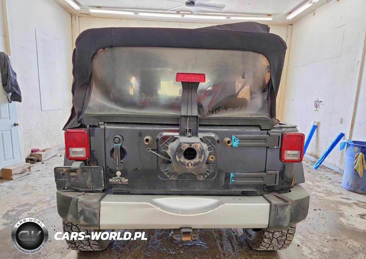 2008 Jeep Wrangler Unlimited Sahara VIN:1J4GA59108L532213 - 6
