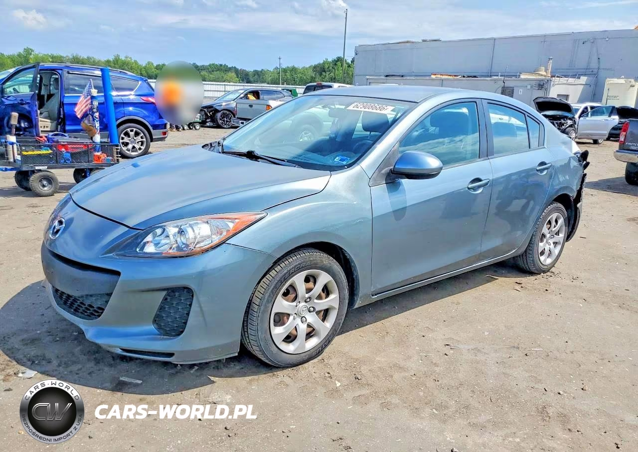 2013 Mazda 3 I