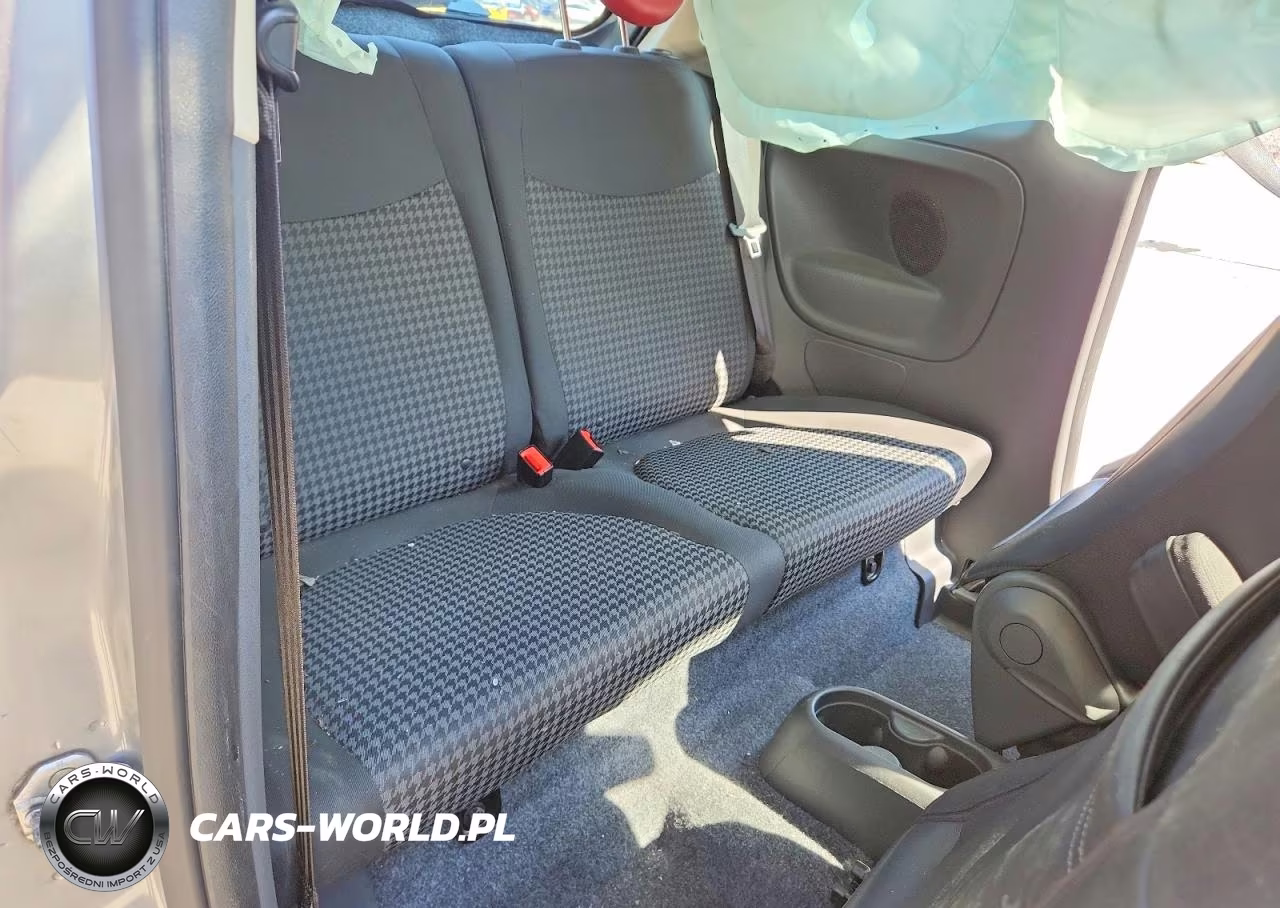 2018 Fiat 500 Pop VIN:3C3CFFKH3JT471957 - 10
