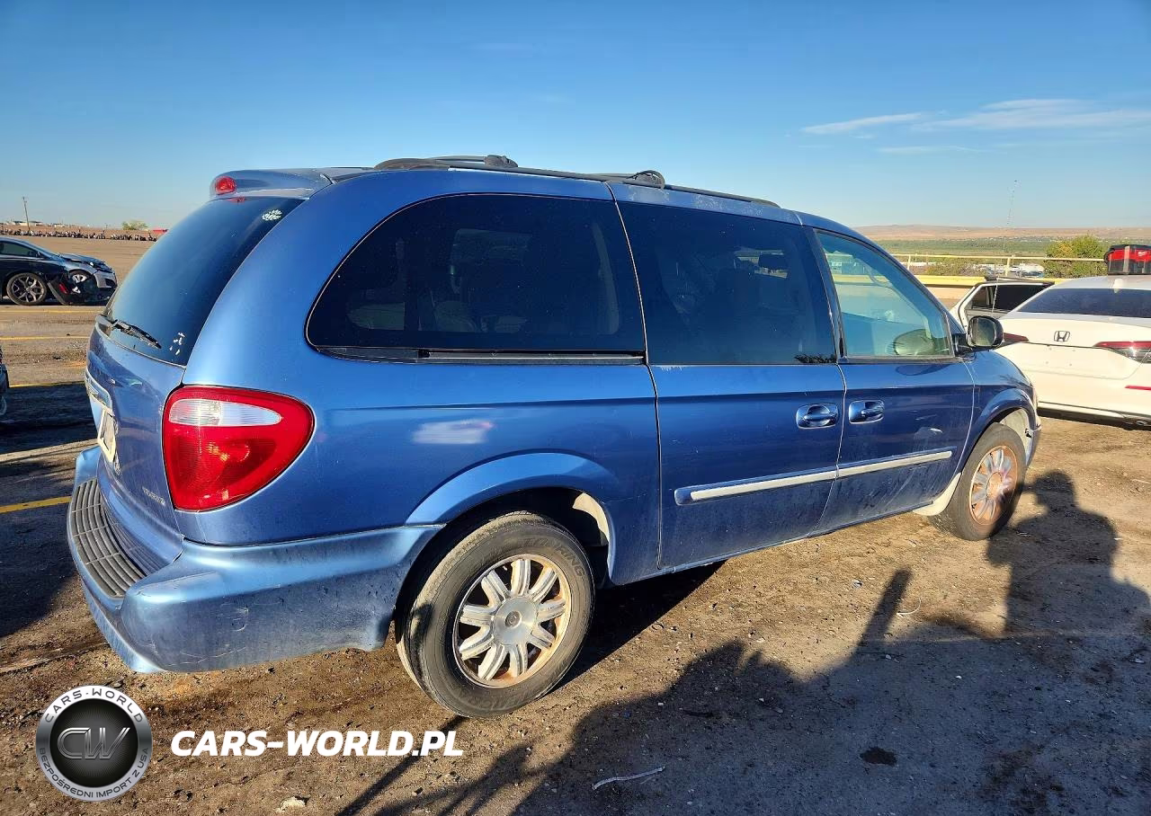 2007 Chrysler Town & Country Touring VIN:2A4GP54LX7R281407 - 3