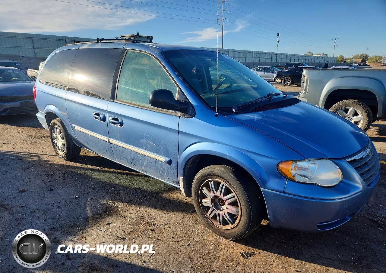 2007 Chrysler Town & Country Touring VIN:2A4GP54LX7R281407 - 4
