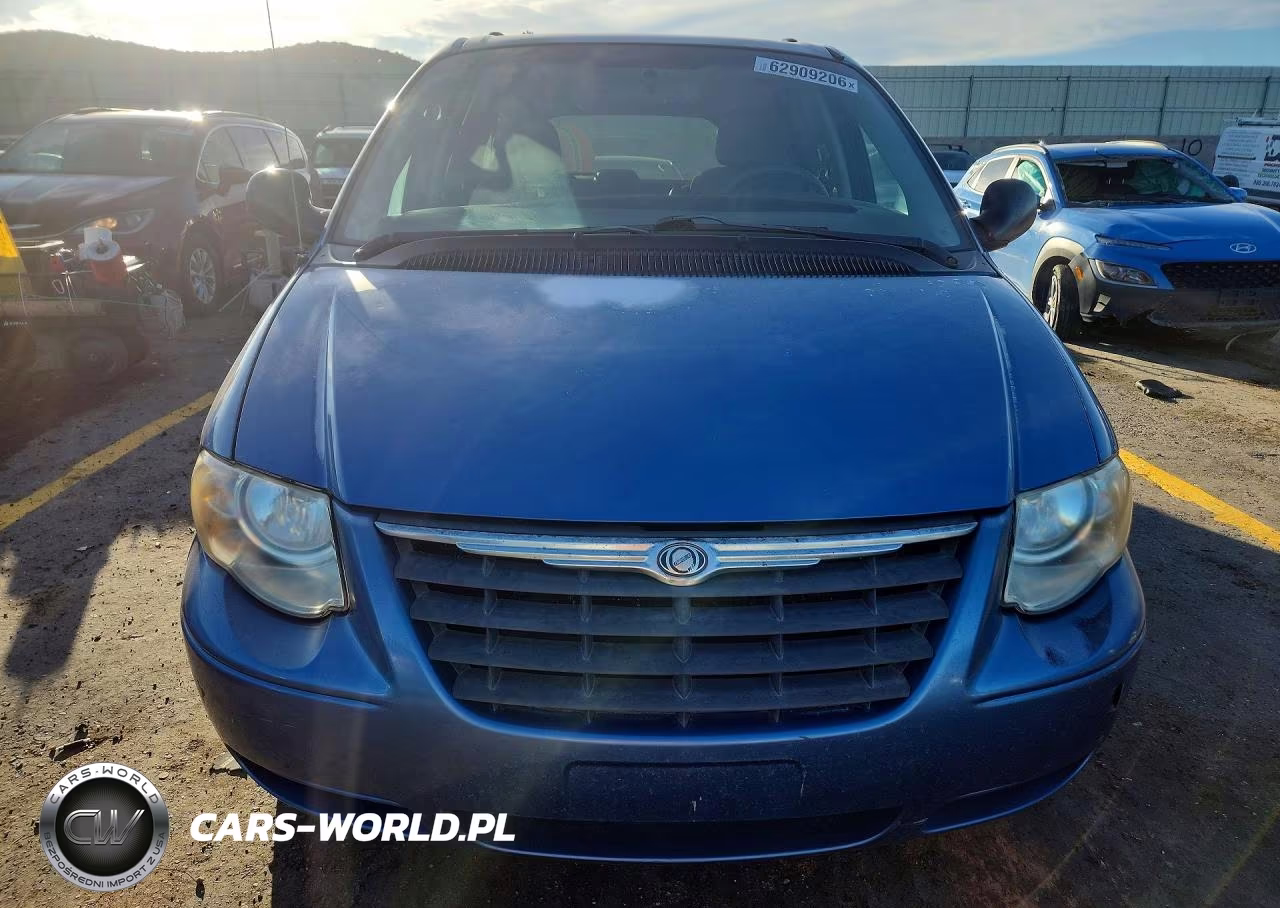 2007 Chrysler Town & Country Touring VIN:2A4GP54LX7R281407 - 5