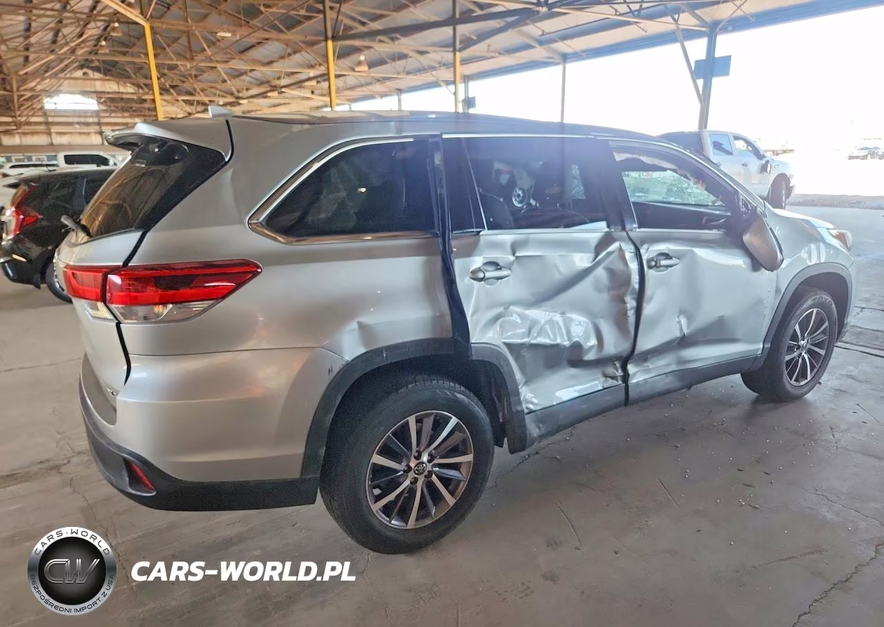 2019 Toyota Highlander Xle VIN:5TDKZRFHXKS559152 - 3