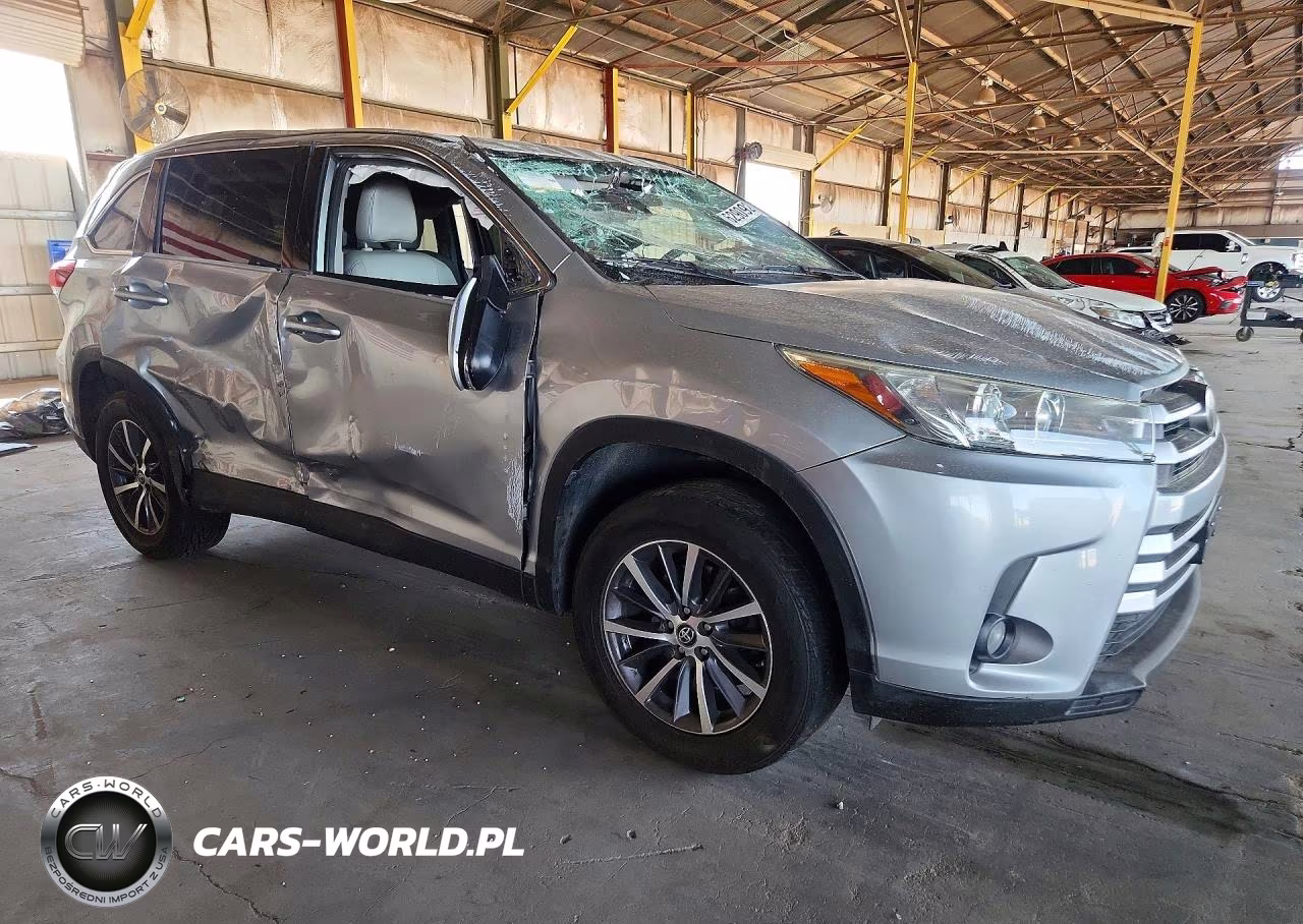 2019 Toyota Highlander Xle VIN:5TDKZRFHXKS559152 - 4