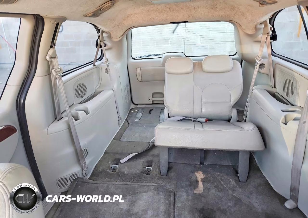 2005 Chrysler Town & Country Limited VIN:2C8GP64L75R240689 - 10