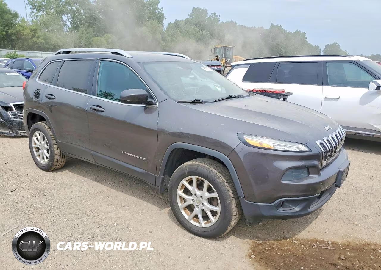 2014 Jeep Cherokee Latitude VIN:1C4PJMCB9EW253581 - 4