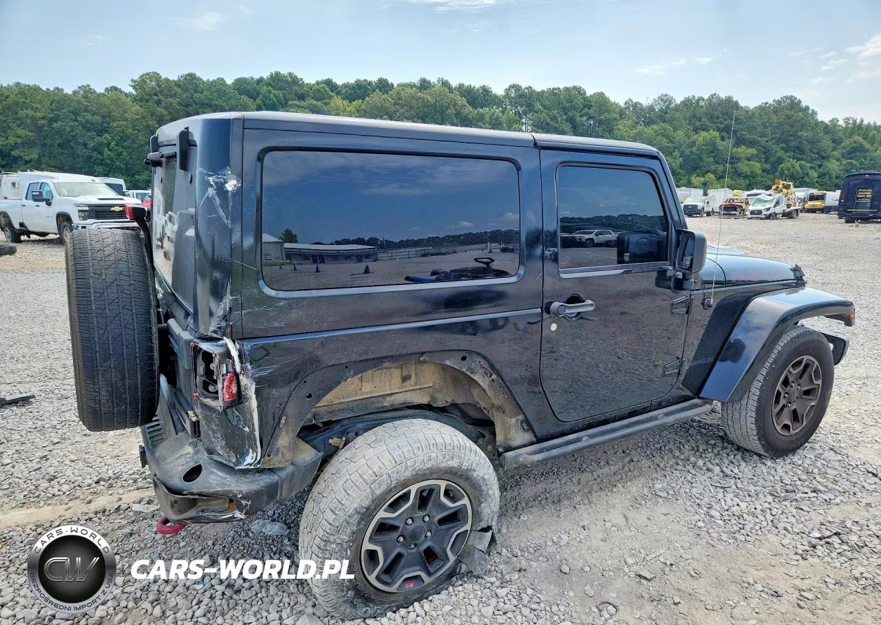 2015 Jeep Wrangler Rubicon VIN:1C4BJWCG1FL542717 - 3
