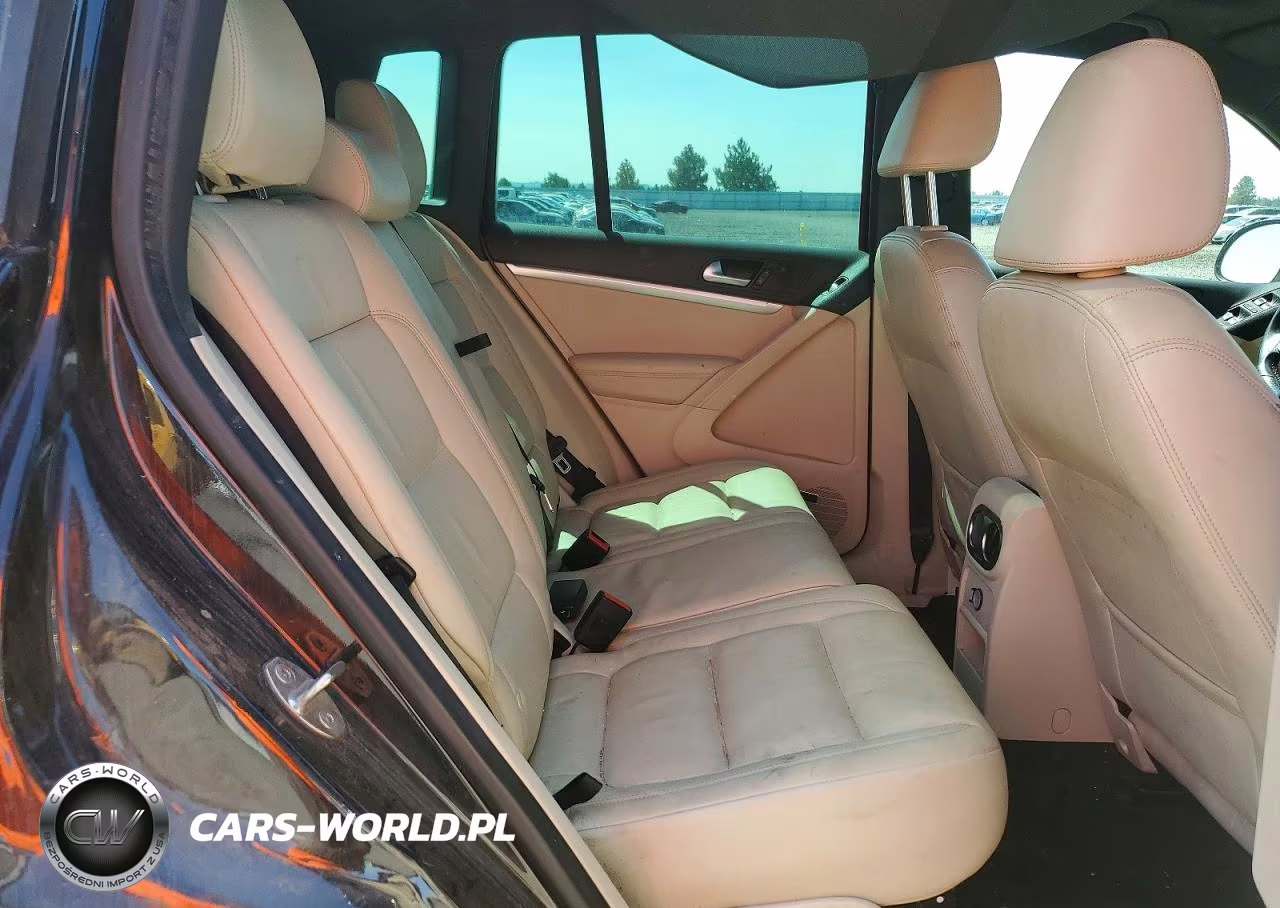 2015 Volkswagen Tiguan S VIN:WVGAV7AX5FW550077 - 11