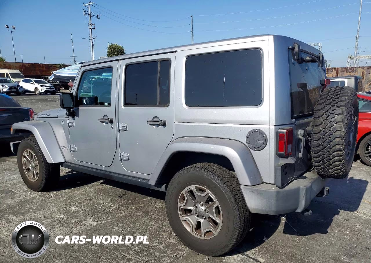 2015 Jeep Wrangler Unlimited Rubicon VIN:1C4BJWFGXFL752423 - 3