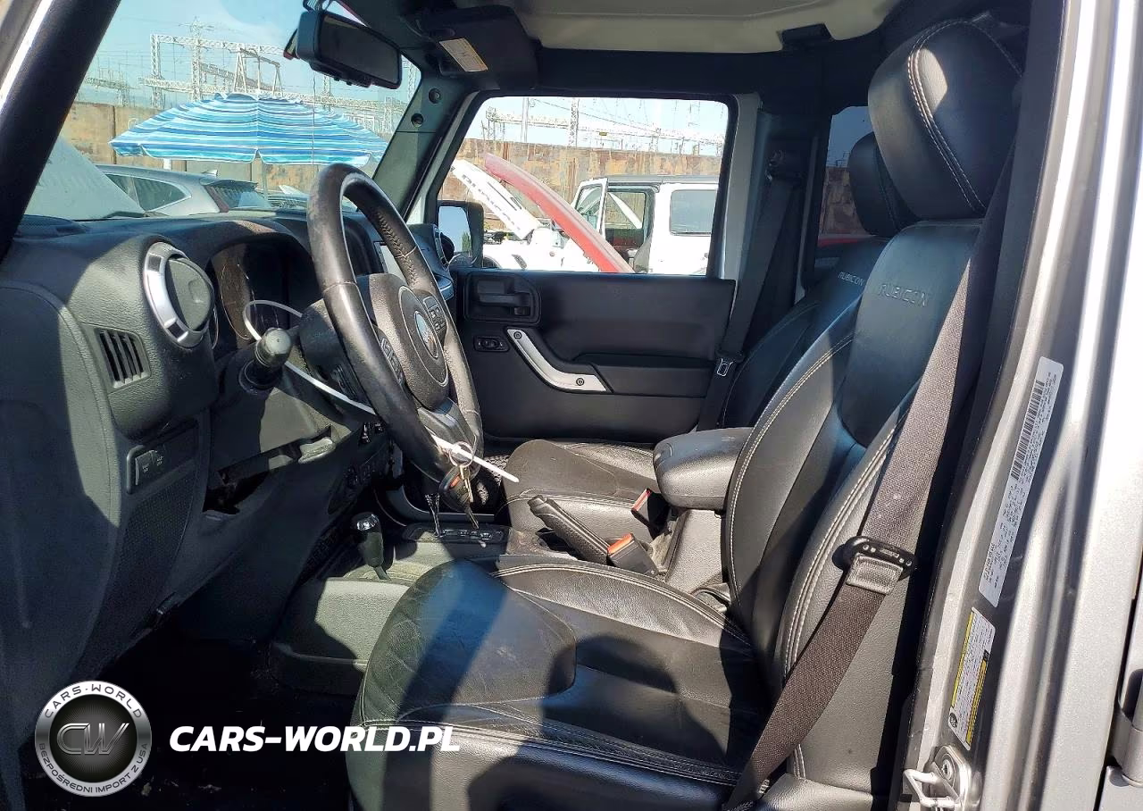 2015 Jeep Wrangler Unlimited Rubicon VIN:1C4BJWFGXFL752423 - 9
