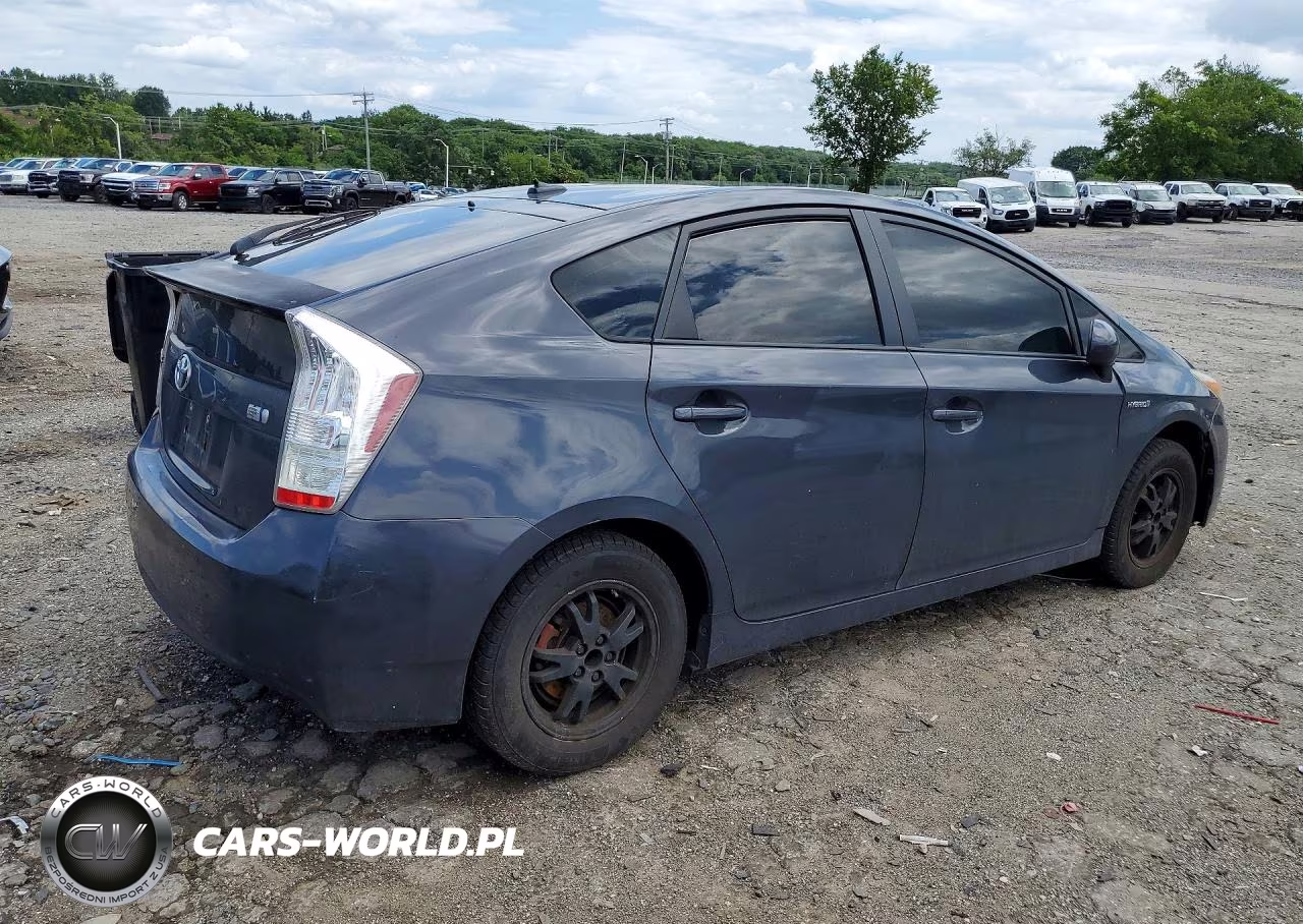 2011 Toyota Prius Two VIN:JTDKN3DU3B0267063 - 3
