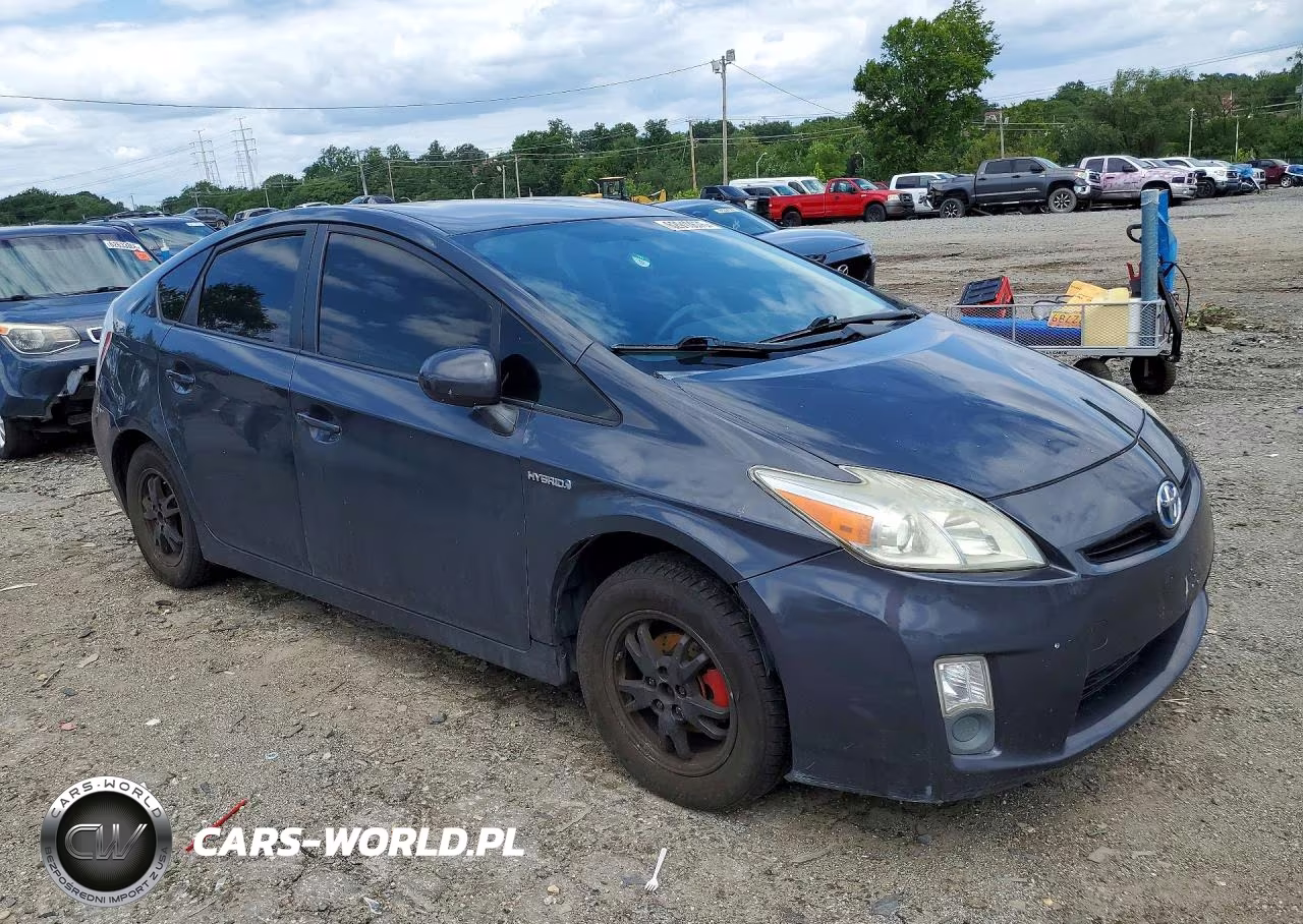 2011 Toyota Prius Two VIN:JTDKN3DU3B0267063 - 4