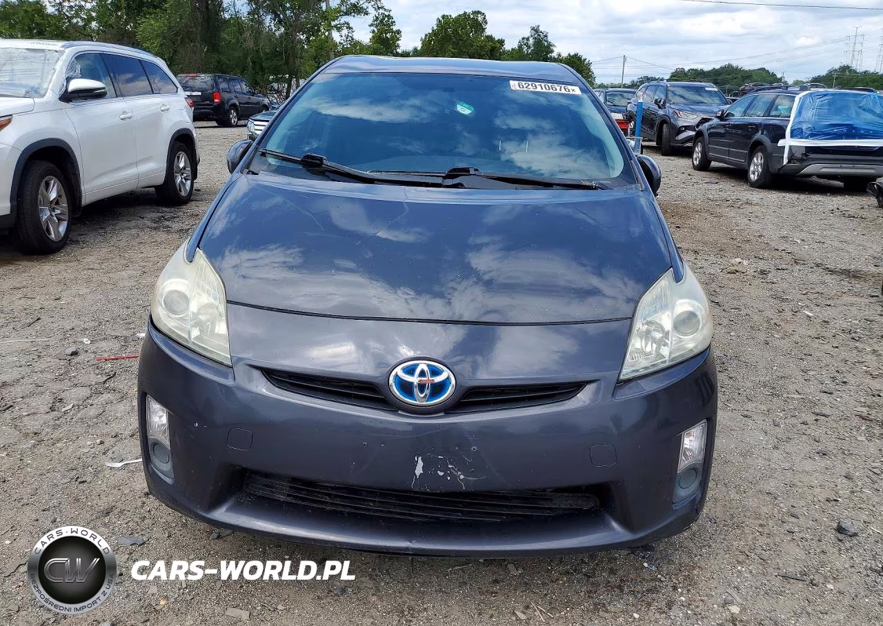 2011 Toyota Prius Two VIN:JTDKN3DU3B0267063 - 5