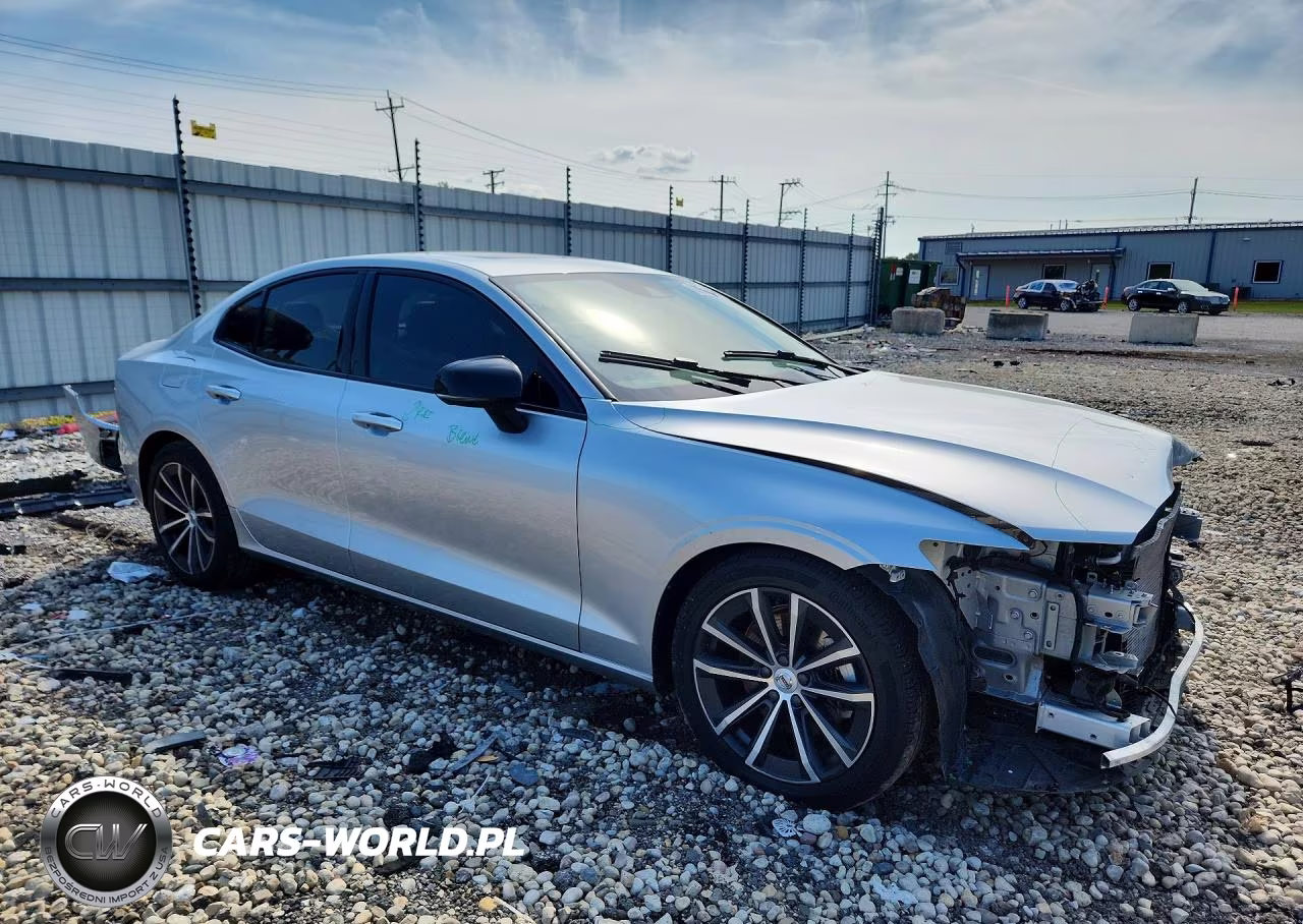 2022 Volvo S60 B5 Momentum VIN:7JRL12TZ5NG174467 - 4