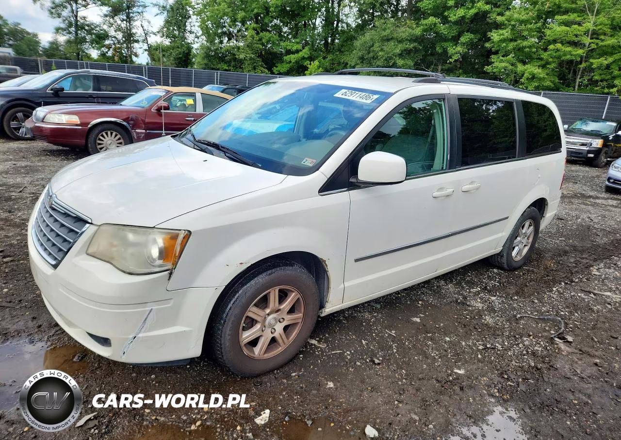 2010 Chrysler Town & Country Touring