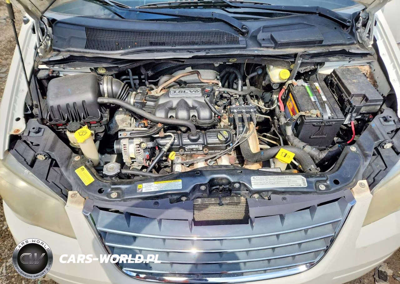 2010 Chrysler Town & Country Touring VIN:2A4RR5D10AR229129 - 12