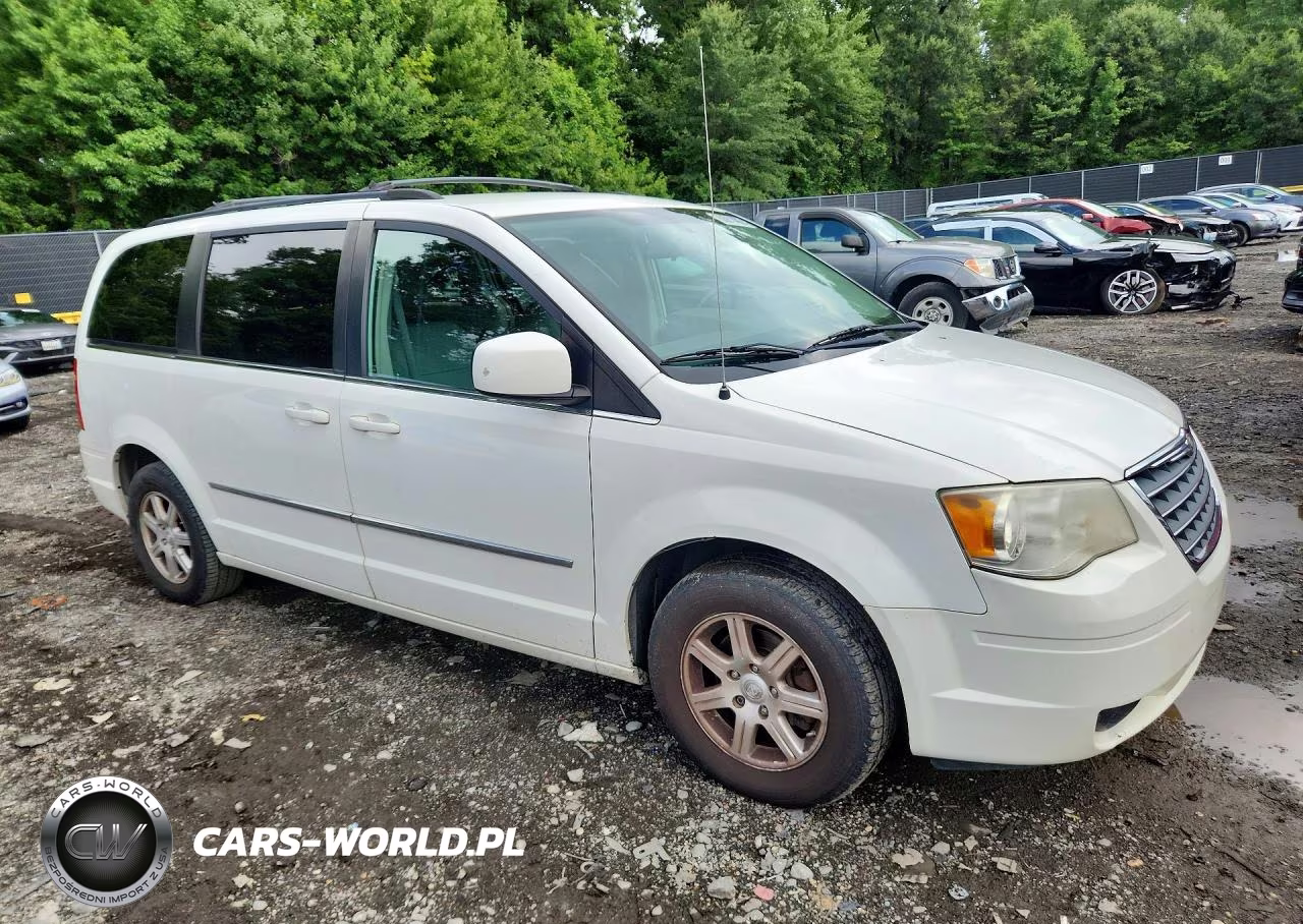 2010 Chrysler Town & Country Touring VIN:2A4RR5D10AR229129 - 4
