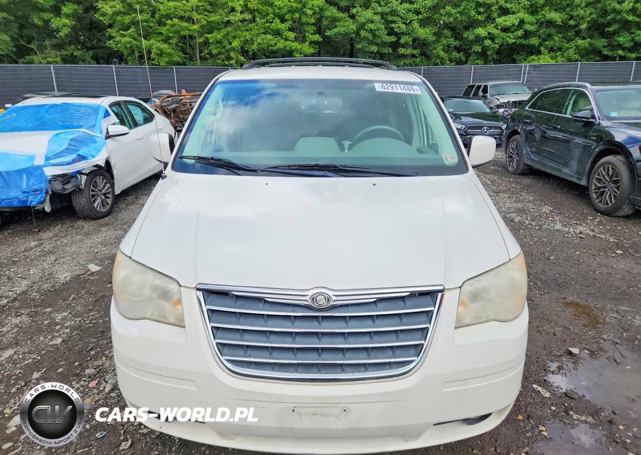 2010 Chrysler Town & Country Touring VIN:2A4RR5D10AR229129 - 5