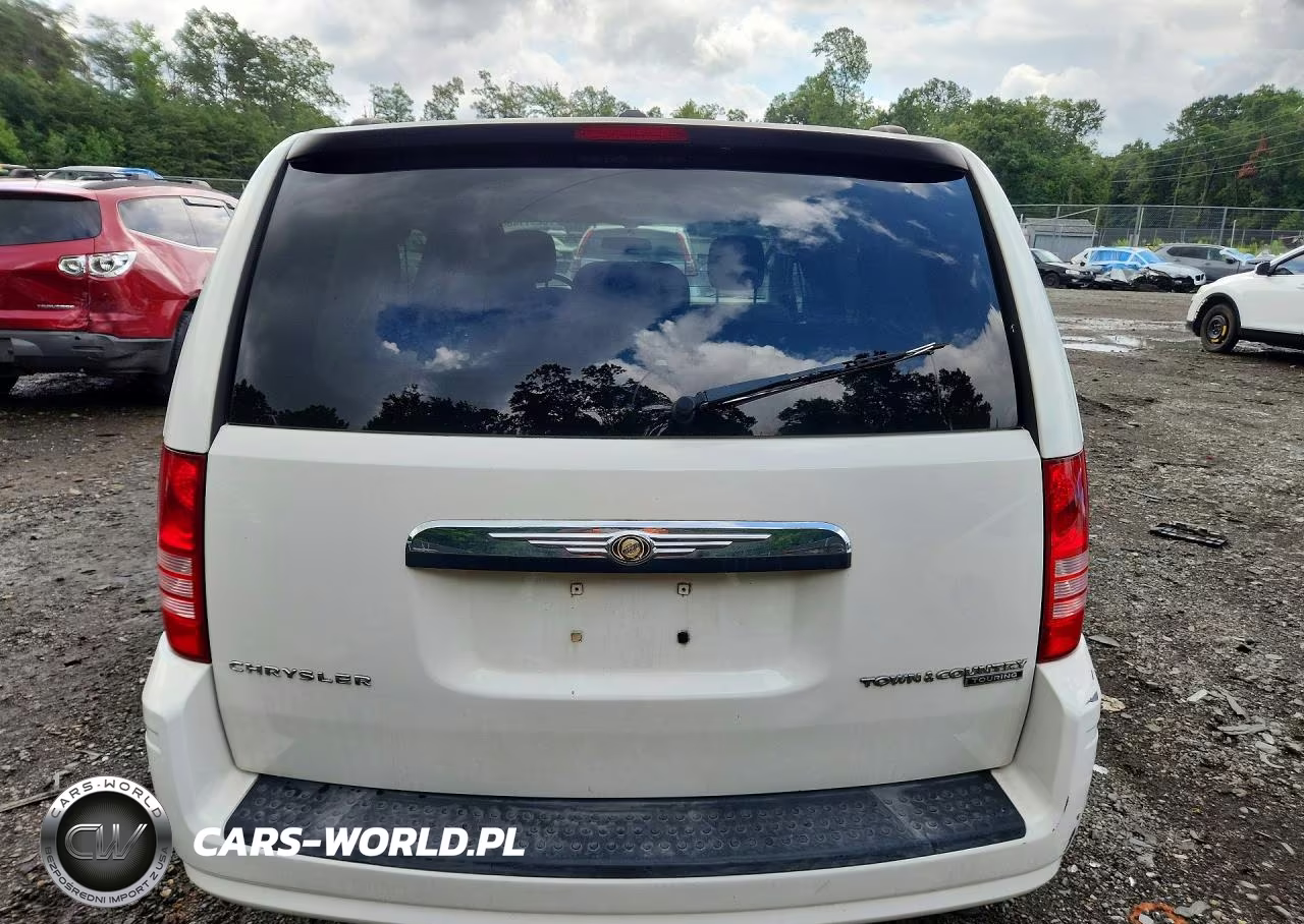 2010 Chrysler Town & Country Touring VIN:2A4RR5D10AR229129 - 6
