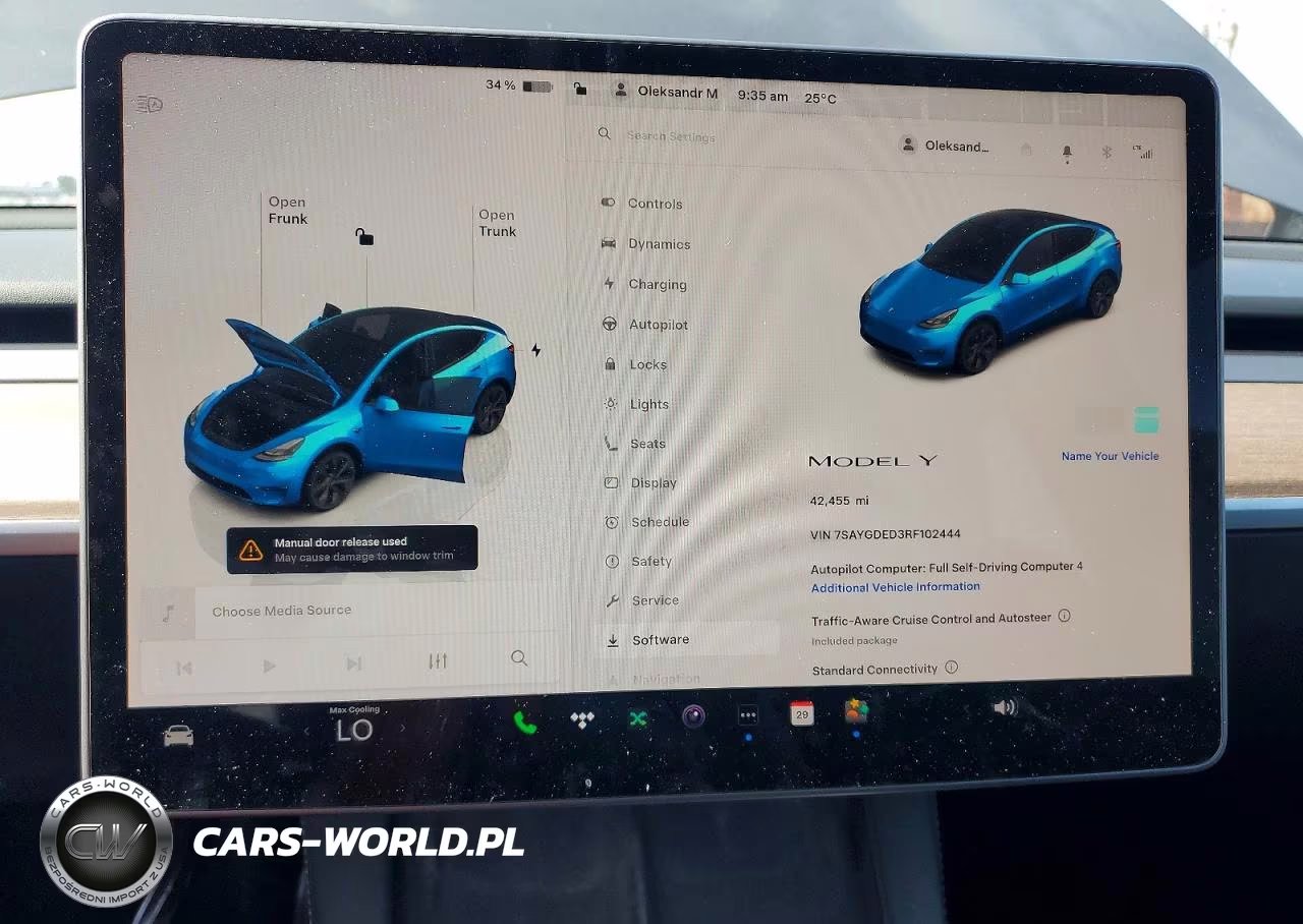 2024 Tesla Model Y VIN:7SAYGDED3RF102444 - 9