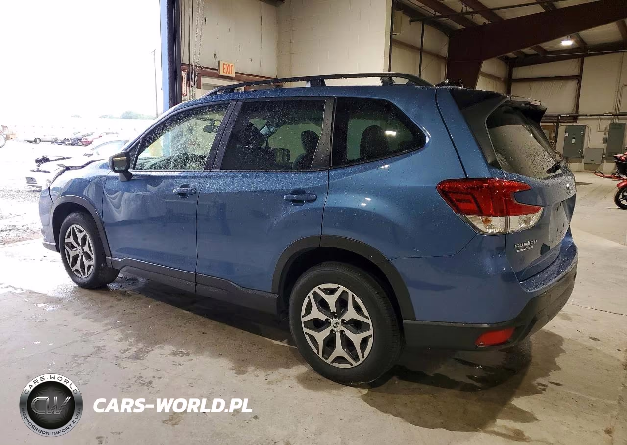 2024 Subaru Forester Premium VIN:JF2SKADC0RH418233 - 2